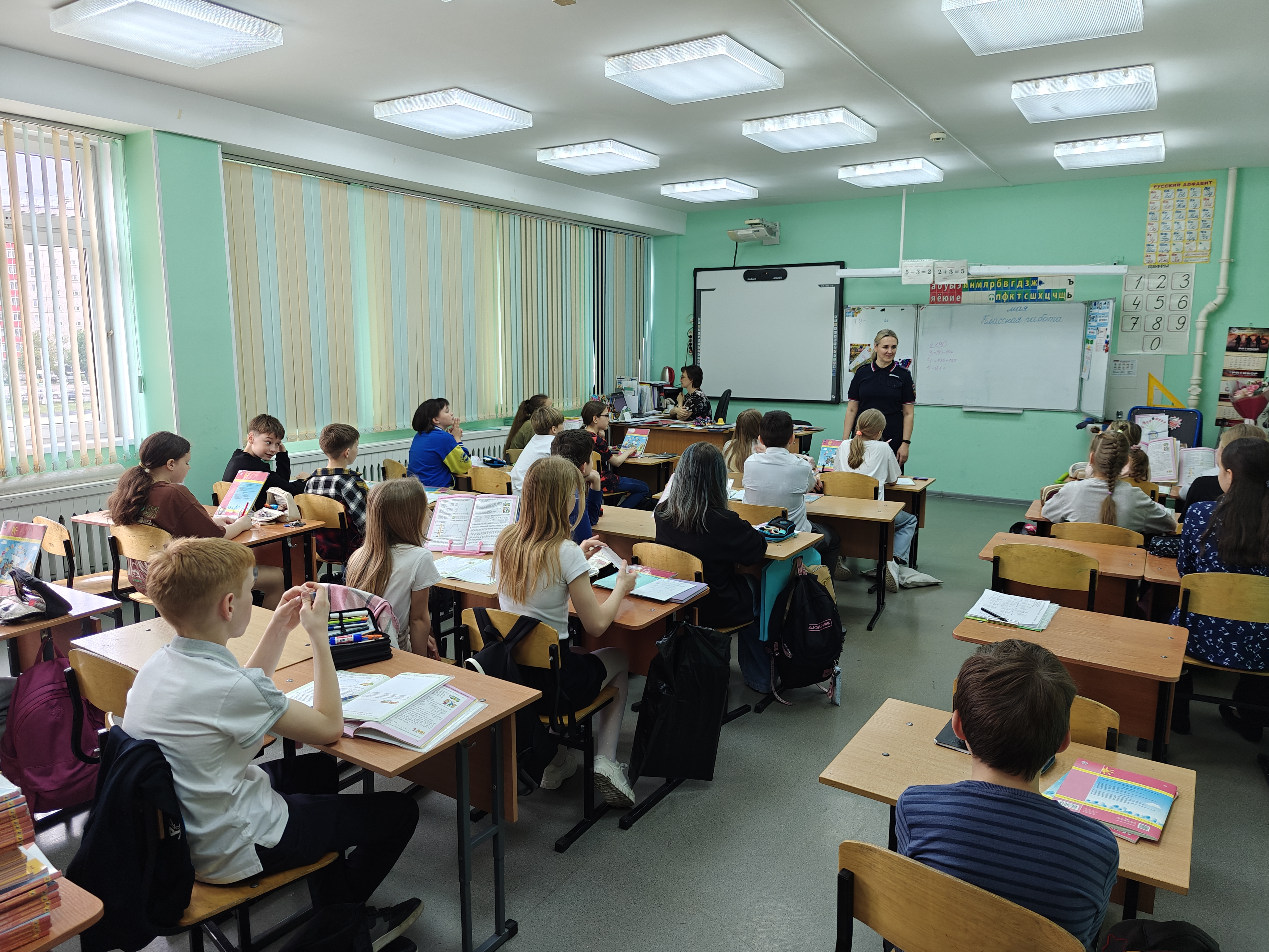В краевом центре проходит «Декада дорожной безопасности детей» с 12 по 21 мая 2025 от Госавтоинспекции.