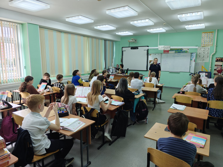 В краевом центре проходит «Декада дорожной безопасности детей» с 12 по 21 мая 2025 от Госавтоинспекции.